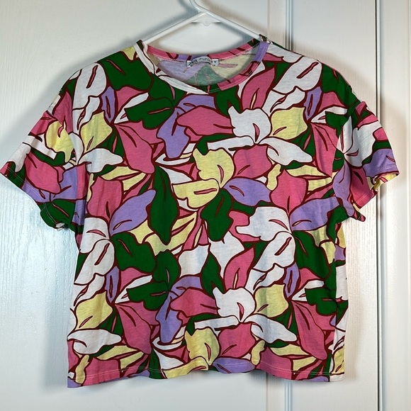 Zara Multi Color Floral Crop Top Printed Shirt Size Small EUC #0670-AZ - Picture 2 of 5